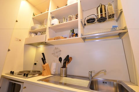 Apartment, Canal View | Private kitchen | Fridge, microwave, stovetop, cookware/dishes/utensils