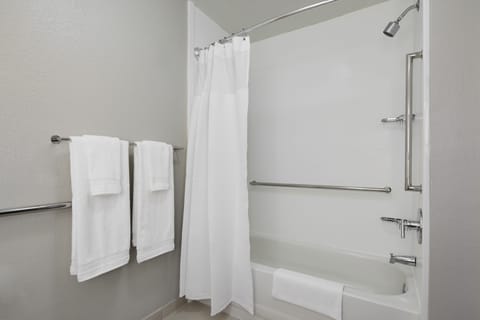 Studio Suite, 1 King Bed with Sofa bed (Mobility/Hearing Accessible, Tub) | Bathroom | Free toiletries, hair dryer, towels