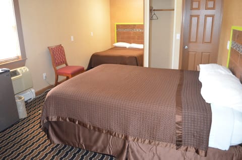 Room, 2 Full Size Beds | Free WiFi