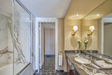 Presidential Suite, 1 King Bed, River View (Nile View) | Bathroom | Bathtub, designer toiletries, hair dryer, bathrobes