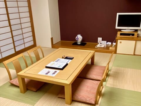 Japanese Style Room, Non Smoking | Desk, free WiFi, bed sheets, wheelchair access