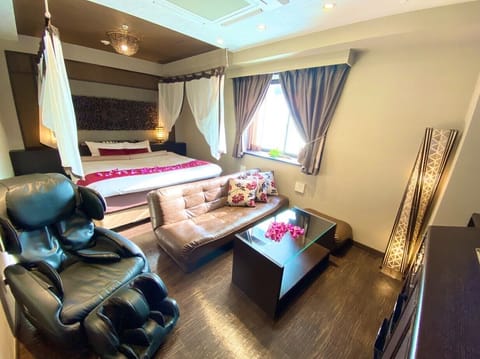 Superior Twin Room, Smoking | Premium bedding, free WiFi, bed sheets