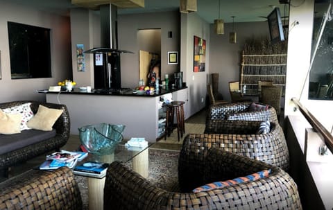 Free daily English breakfast