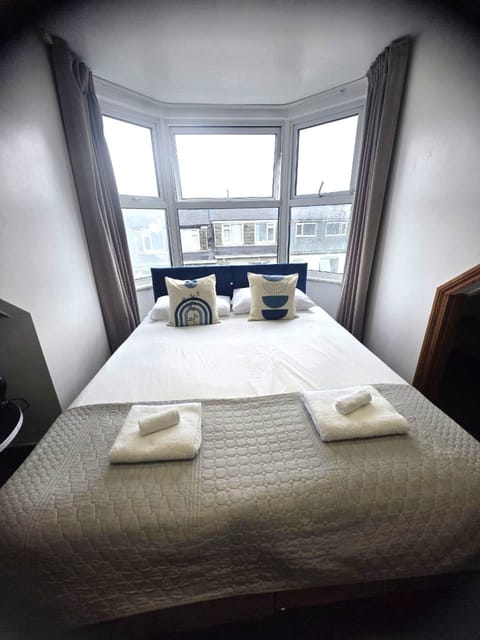 Comfort Quadruple Room (Shower) | Iron/ironing board, free WiFi, bed sheets