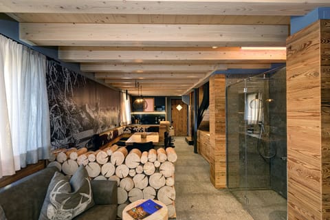 Down comforters, desk, soundproofing, free WiFi