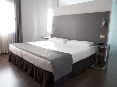 Suite | Premium bedding, minibar, in-room safe, individually furnished