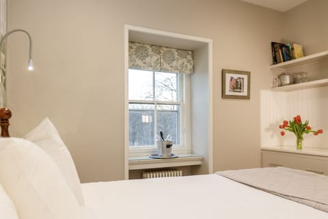 Traditional Room, 1 Queen Bed, Garden View | Premium bedding, individually decorated, individually furnished, desk