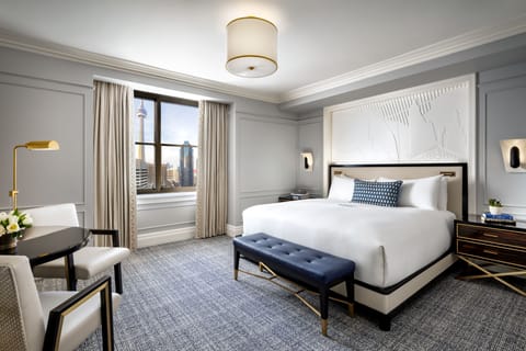 Fairmont Gold, Room, 1 King Bed, Non Smoking, Business Lounge Access | Premium bedding, pillowtop beds, minibar, in-room safe