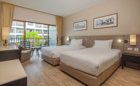 Deluxe Room, Pool View | Premium bedding, in-room safe, desk, blackout drapes
