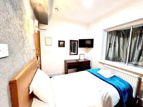 Standard Single Room | Free WiFi, bed sheets