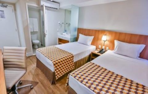 Superior Double Room, 1 Bedroom | Minibar, in-room safe, desk, blackout drapes