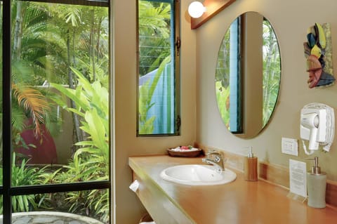 Beachfront Bungalow 2 Full Size Bed | Bathroom sink