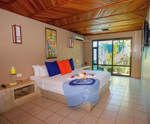 Deluxe Beachfront Villa 1 King Bed plus | Minibar, in-room safe, individually decorated, individually furnished