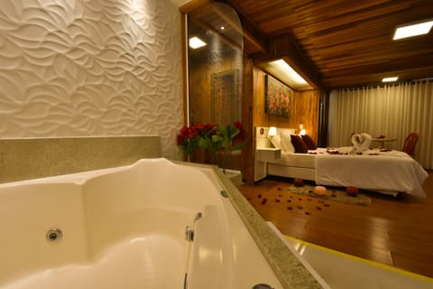 Deluxe Suite, Hot Tub | Room amenity