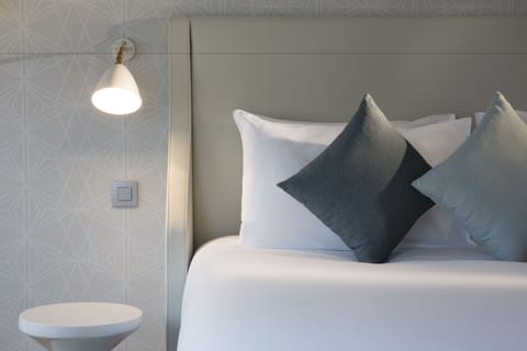 Suite Thomas Broomé | In-room safe, desk, soundproofing, iron/ironing board