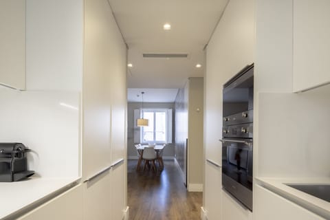 Superior Apartment, 3 Bedrooms | Private kitchenette | Full-size fridge, microwave, oven, stovetop