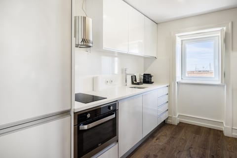 Duplex, 2 Bedrooms | Private kitchenette | Full-size fridge, microwave, oven, stovetop