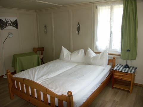 Double Room, Shared Bathroom | Free WiFi