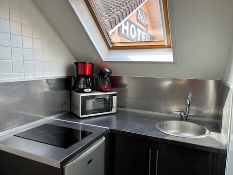 Studio | Private kitchen | Mini-fridge