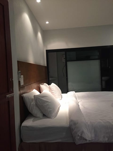 Deluxe Double Room Single Use, 1 Bedroom, Accessible, Garden Area | In-room safe, rollaway beds, WiFi, bed sheets