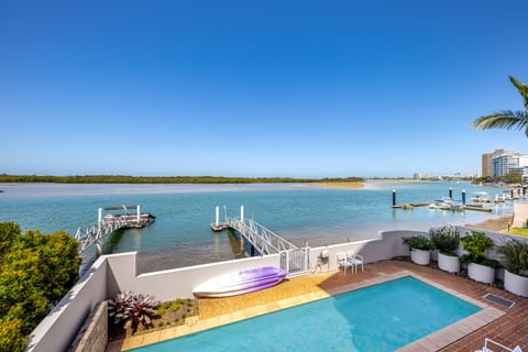 3 Bedroom Luxury Waterfront Apartment | Private pool