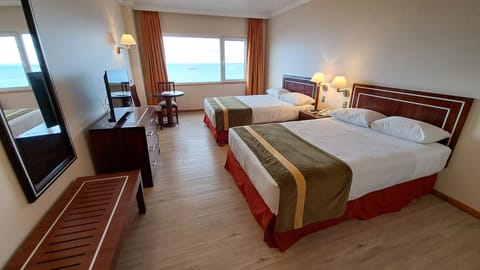 Double Room, Sea View | Minibar, in-room safe, desk, free WiFi