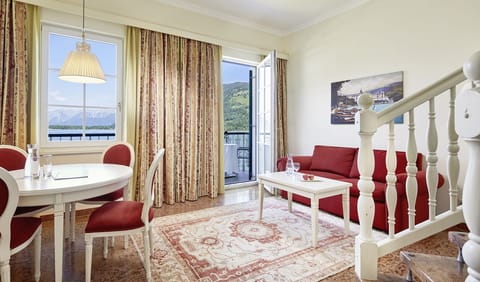 Family Room, Balcony, Lake View | Hypo-allergenic bedding, minibar, in-room safe, individually decorated