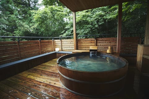 SKY private open-air hot spring Suite room [Yuragi], Non Smoking | Private spa tub