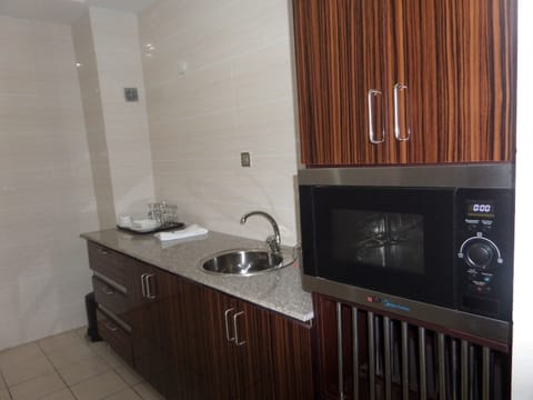 Presidential Room | Private kitchenette | Fridge