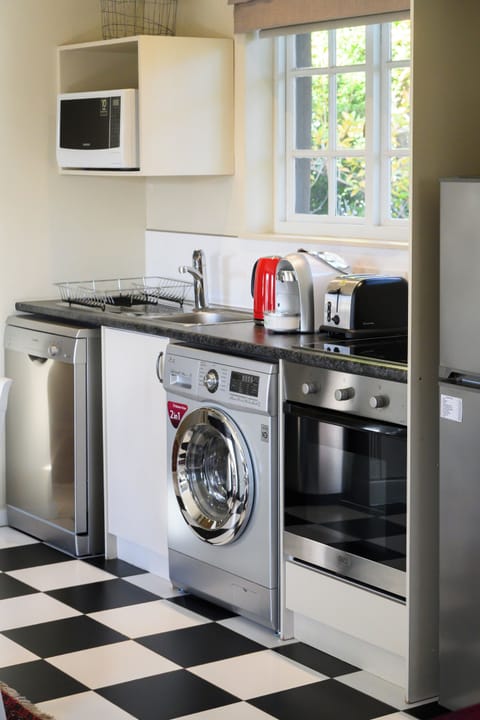 The Studio | Minibar, in-room safe, individually decorated, individually furnished