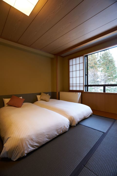 Club Room, with Shared Bathroom | In-room safe, free WiFi, wheelchair access