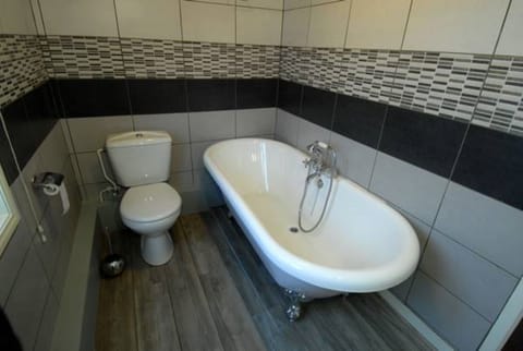 Double Room, River View | Desk, blackout drapes, free WiFi