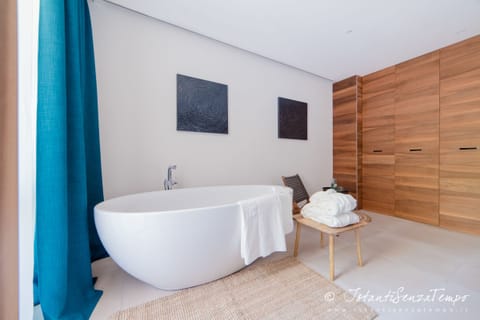 Family Suite | Minibar, in-room safe, desk, laptop workspace