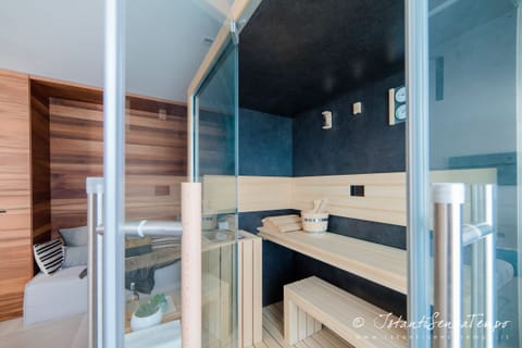 Suite, 1 Bedroom, Sea View | Minibar, in-room safe, desk, laptop workspace