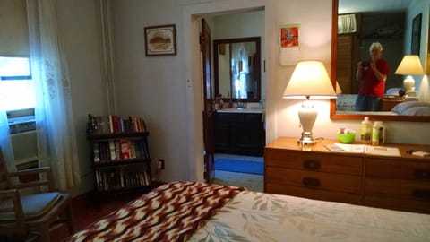 Double Room, 2 Queen Beds, Private Bathroom (Landscape) | Bathroom | Free toiletries, towels