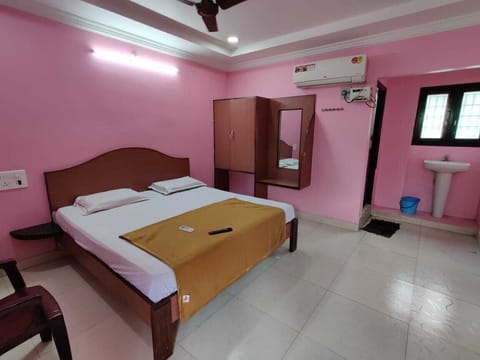Deluxe Double Room, 1 Double Bed | In-room safe, free WiFi, bed sheets