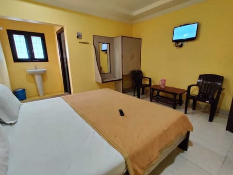 Deluxe Double Room, 1 Double Bed | In-room safe, free WiFi, bed sheets
