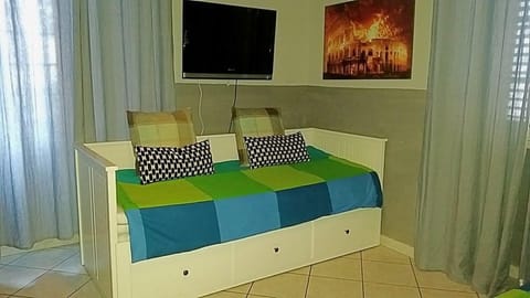 Quadruple Room | In-room safe, individually decorated, individually furnished