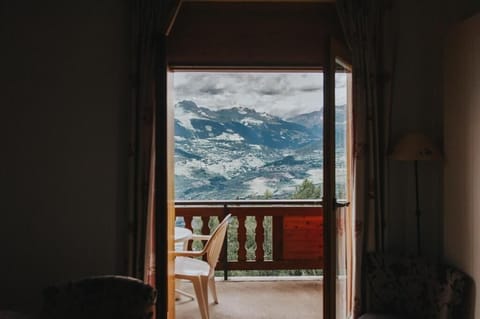 Family Room | Balcony