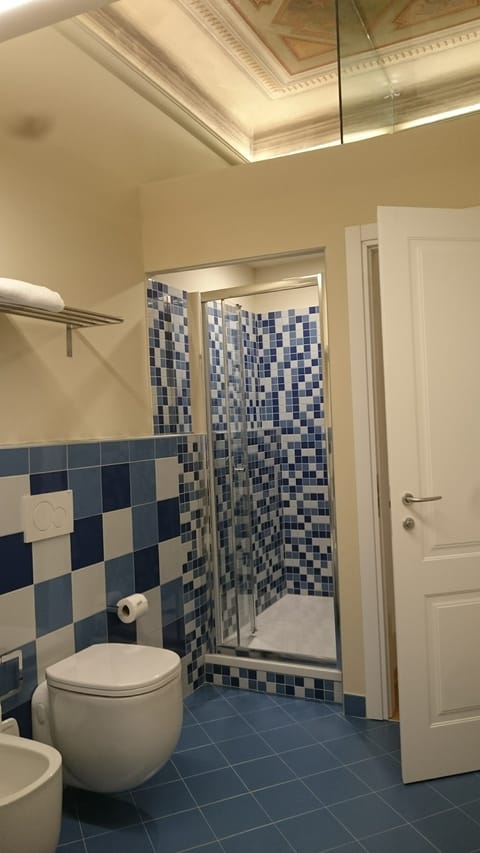 Deluxe Double Room | Bathroom | Shower, slippers, bidet, towels