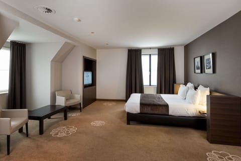 Suite | Premium bedding, minibar, in-room safe, individually decorated