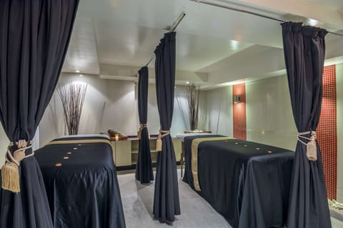 Sauna, steam room, body treatments, hydrotherapy, aromatherapy