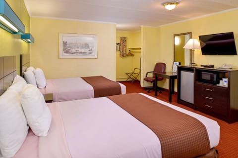 Standard Room, 2 Queen Beds, Non Smoking | Premium bedding, desk, iron/ironing board, rollaway beds