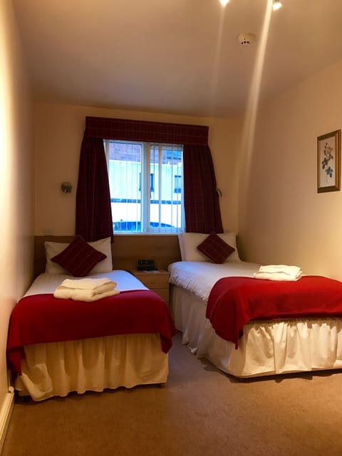 Twin Room, Ensuite | Free WiFi, bed sheets