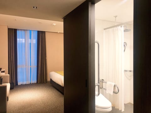 Standard Twin Room, Accessible | City view