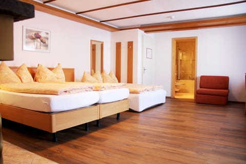 Premium Room, Non Smoking, Mountain View | In-room safe, desk, free WiFi, bed sheets