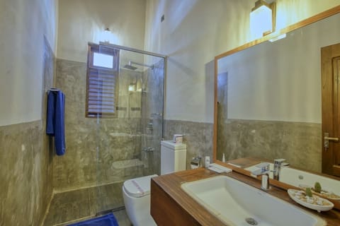 Athena pleasure | Bathroom | Shower, free toiletries, hair dryer, bathrobes