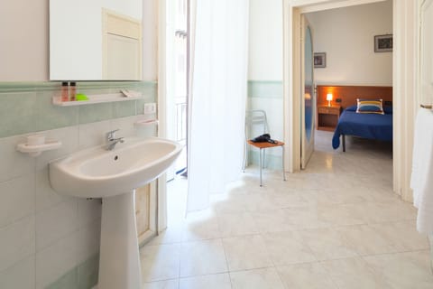 Classic Triple Room, Private Bathroom, Tower | Bathroom | Designer toiletries, hair dryer, bidet, towels