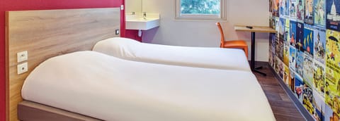 Room (Duo) | Desk, free WiFi, bed sheets