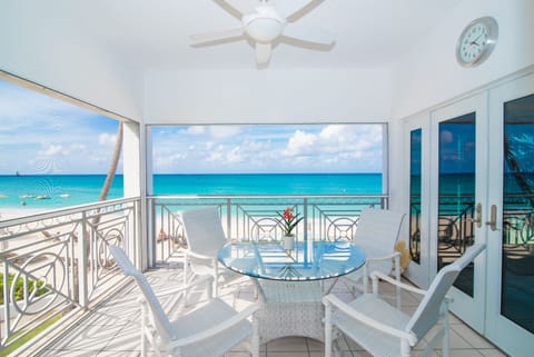 3 Bedroom Villa - Ocean Front # 624 | Terrace/patio